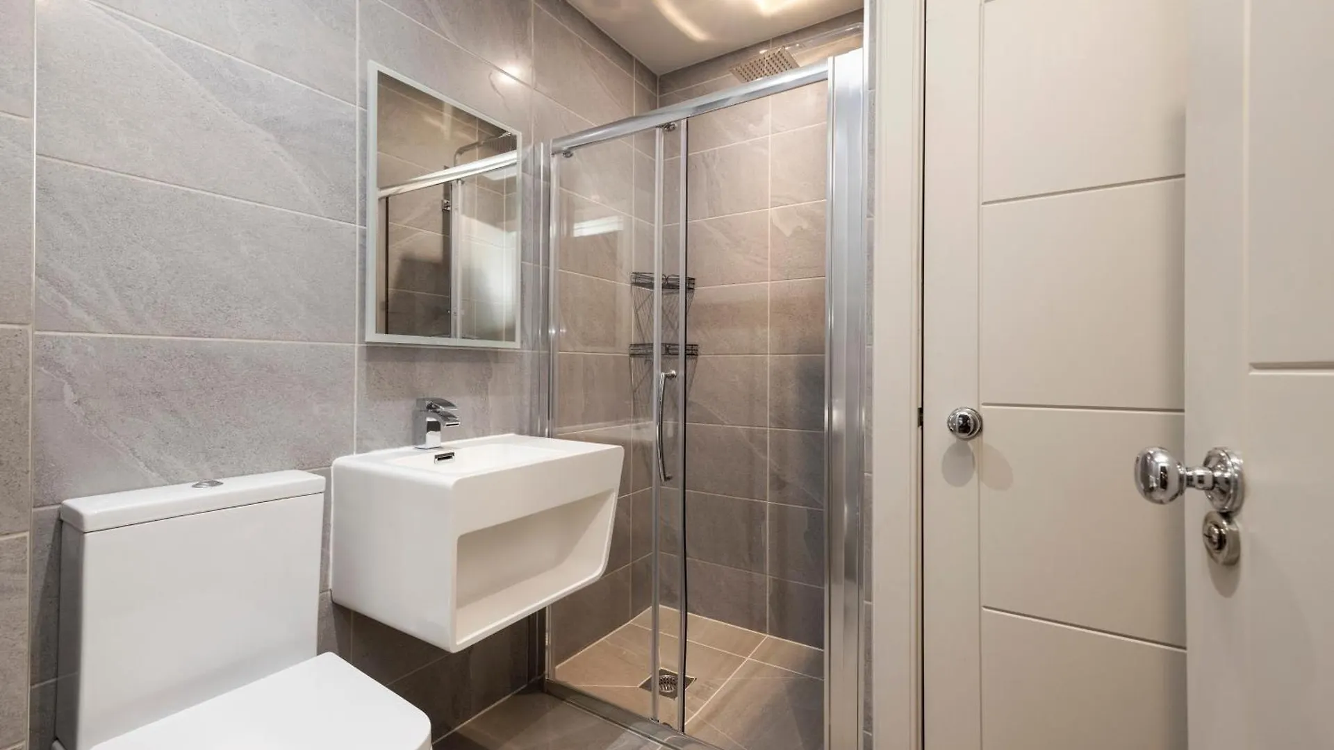 Joivy Modern Studio In Edinburgh West End